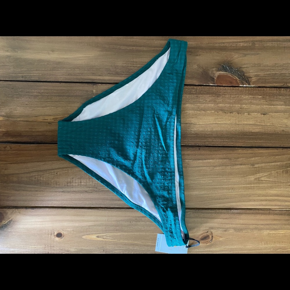XL green bottoms